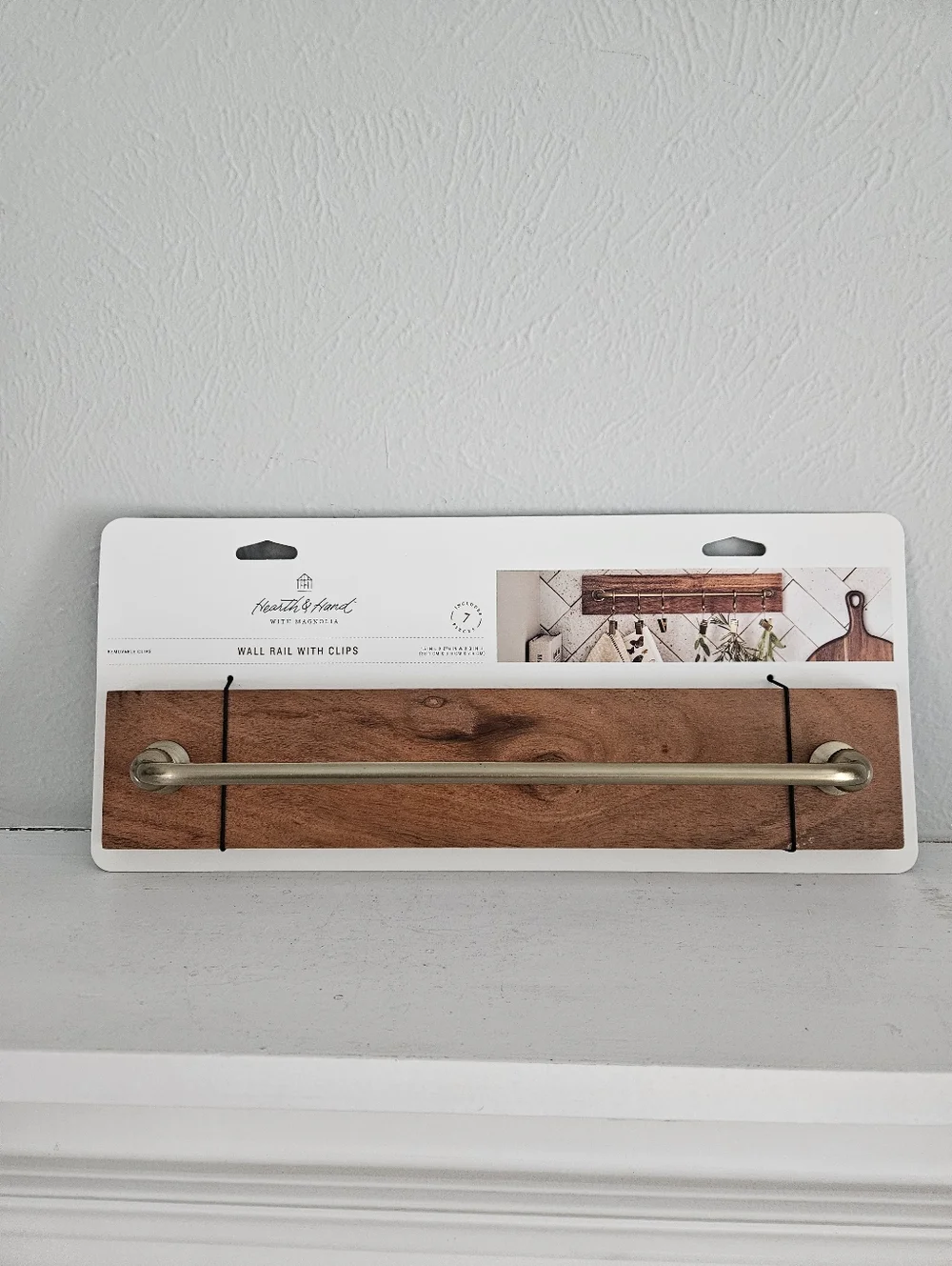 NWT Hearth & Hand With Magnolia Brass And Wood Wall Rail With Clips